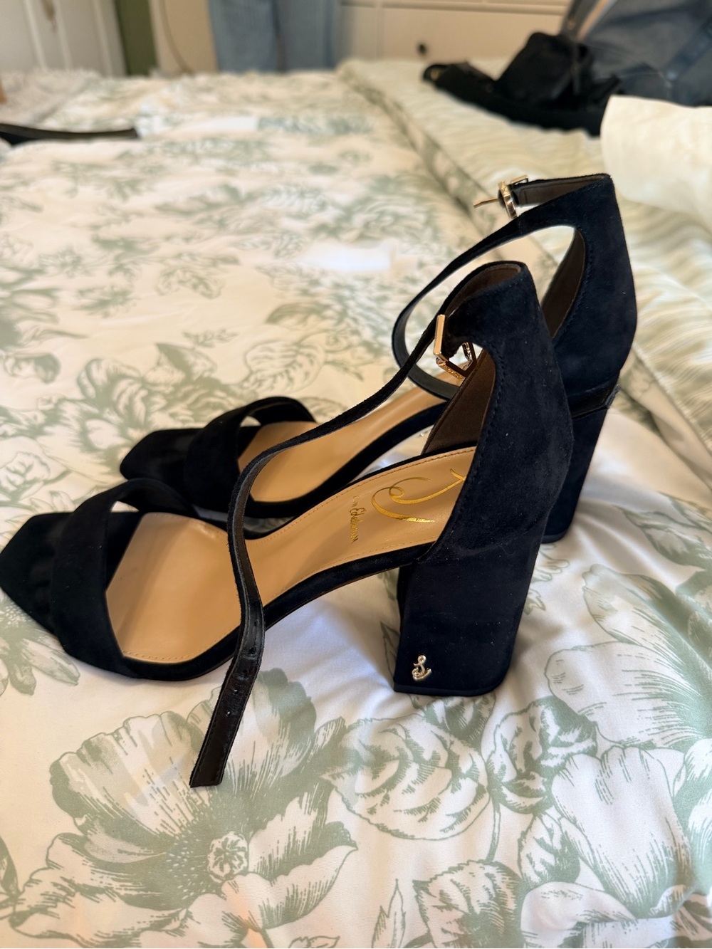🖤 Sam Edelman Black Block Heel Sandals – Classic & Elegant - Picture 3 of 6
